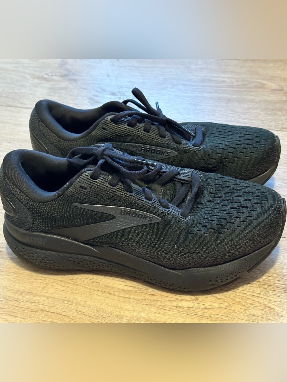 Brooks Ghost 16 Women's Black Athletic Running Shoes